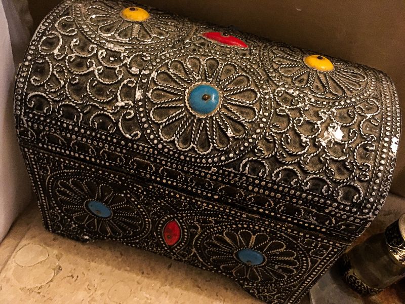 2019 04 03 What could be in the box? Moroc-i0674