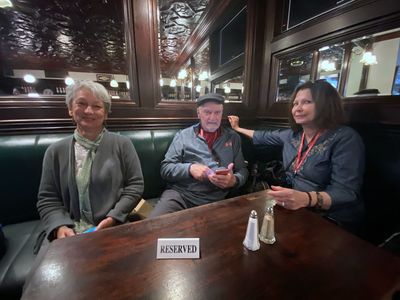 Waterford pub - Reserved Trio - 06-08-i0318