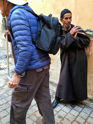 Trekking through the medina - Moroc-i0280