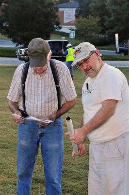 Old hand and Chris - HH16 6685