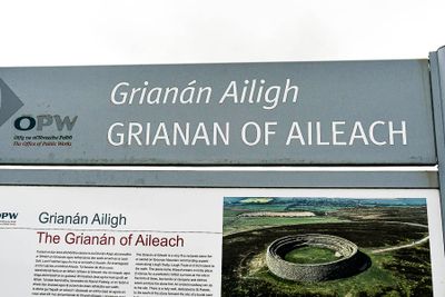 06 12 At the ring fort Grianan of Aileach 4984