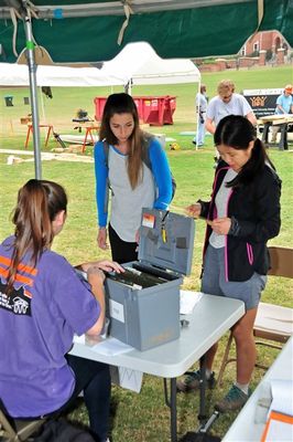 Student volunteers HH16 6911