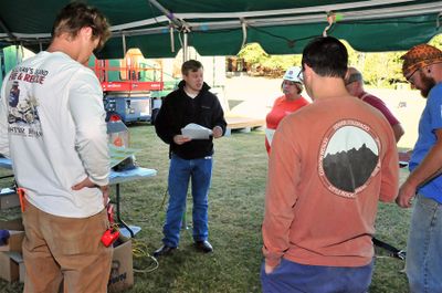 Supervisor safety meeting HH16 7136