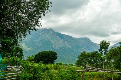 09 04 Heading for the mountains India-2-2205