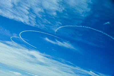 04 02 Fighter jet contrails  Moroc-3754 