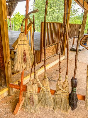 07 01 Broom making i1565