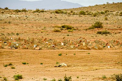 04 02 Cemetery in the stone desert Moroc-4270