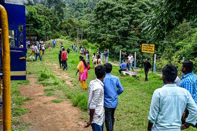 09 05 Break at Runneymede India-2-2961