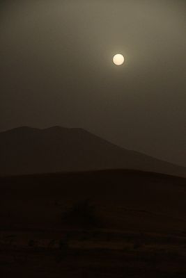 2019 04 03 Sun trying to come through Moroc-4904