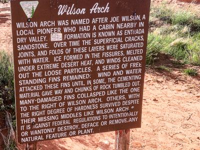 2019 05 04 Wilson Arch - MOAB Utah19-2-i2267