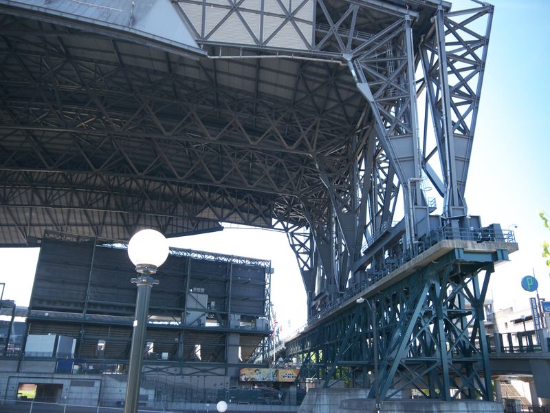 Safeco Field roof supports