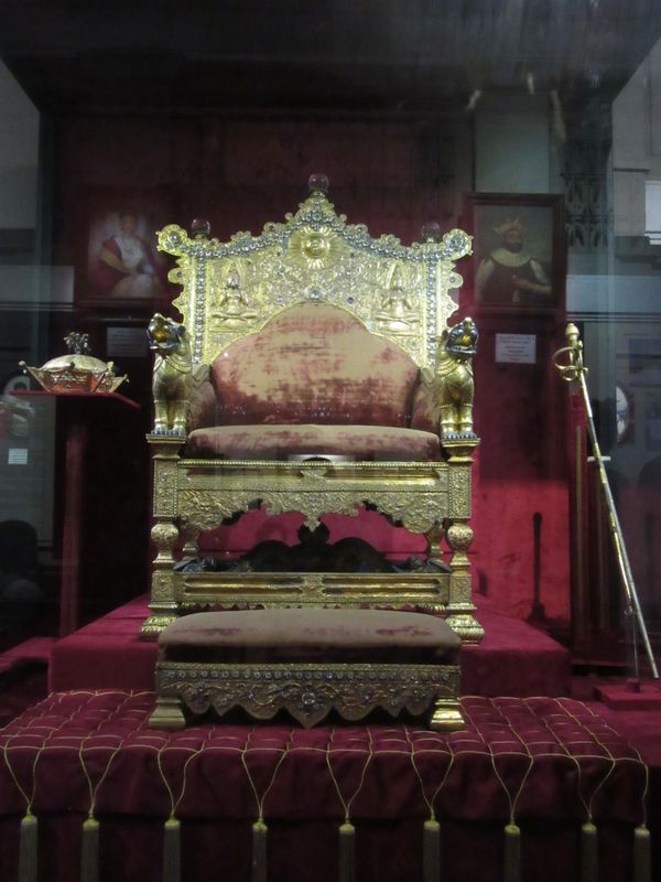 Throne used by 7 Sri Lankan Kings, gift from the Dutch 1693