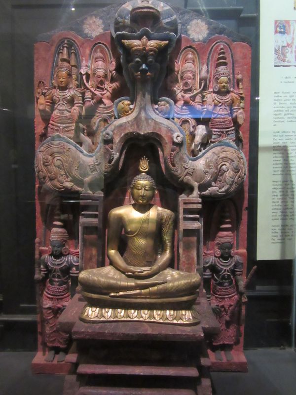 Samadhi Buddha statue under the Makara Arch (17-18th Century, Wood)