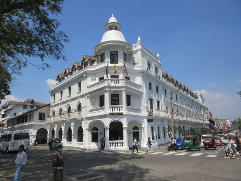 Queens Hotel