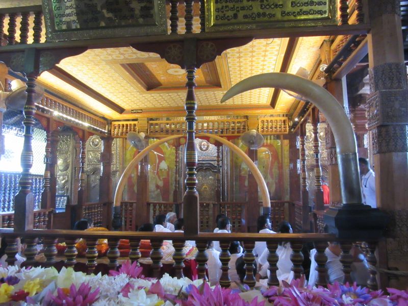 They close the doors to the shrine