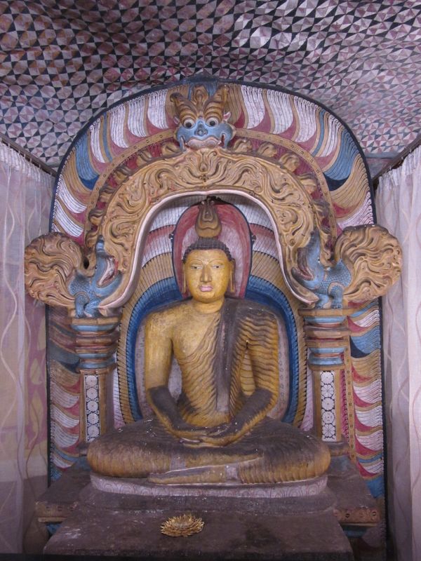 Cave IV (Pachima Viharaya)
