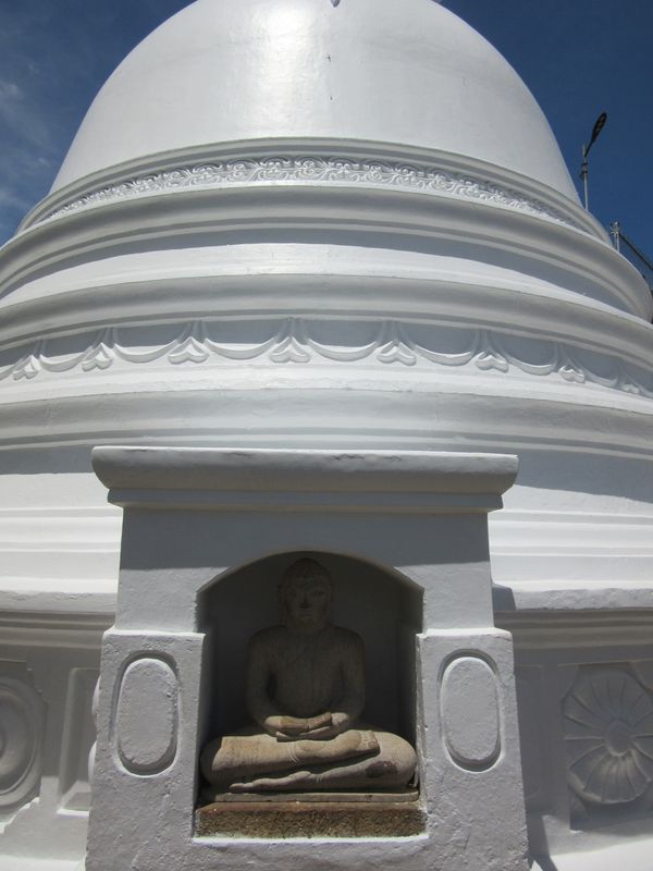Bell-shaped stupa