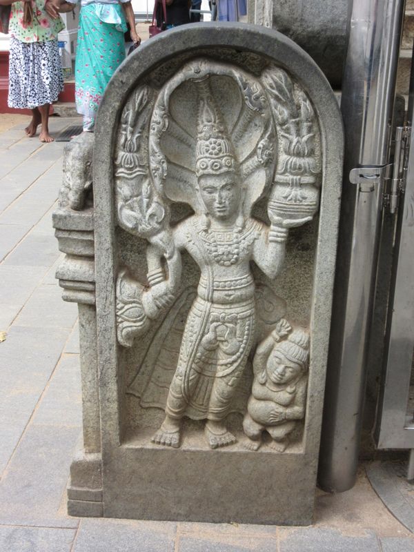Sri Maha Bodhi site - carving
