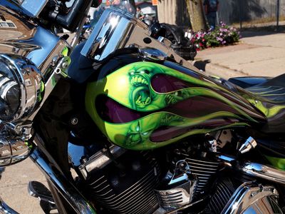 One Of The Few I Saw With Quality Airbrush Work...