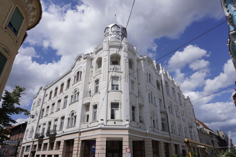 oradea-poze-palatul-Apollo.JPG