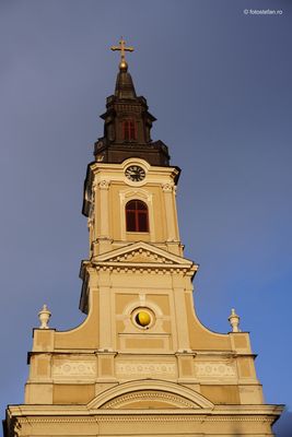 oradea-poze-biserica-luna.JPG