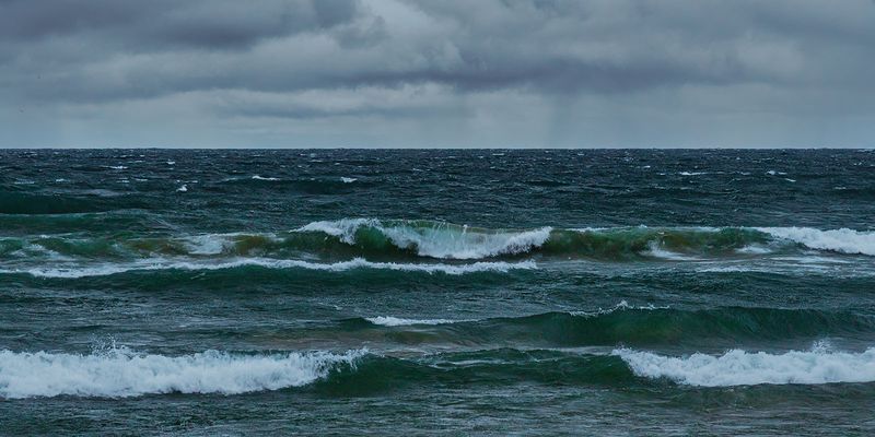 waves lake superior 2100.jpg