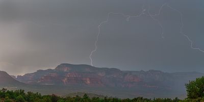 Bear Mountain strike 4110.jpg