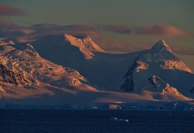 antarctica sunrise 0807.jpg