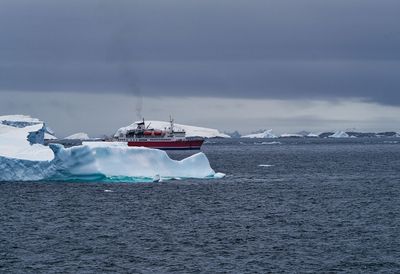 another cruise ship 7117.jpg