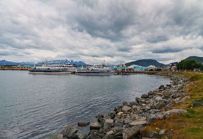 ushuaia harbour 0217.jpg