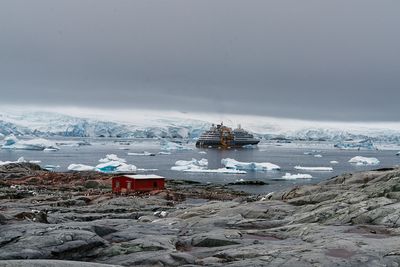 boat 7382.jpg