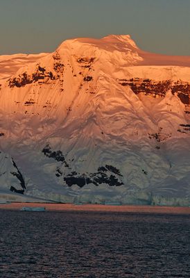 sunrise antarctica 5918.jpg
