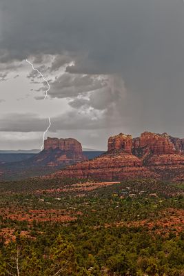Courthouse lightning 8372.jpg