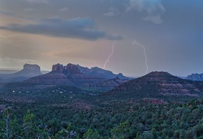 lightning 8682.jpg