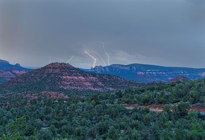 lightning 8689.jpg
