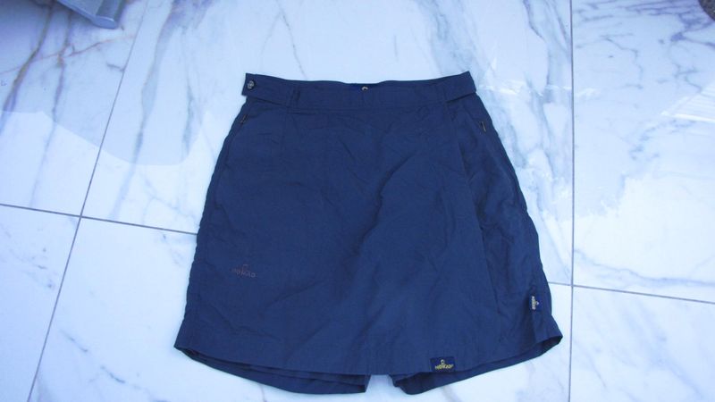 36 NOMAD broek rok  18,50