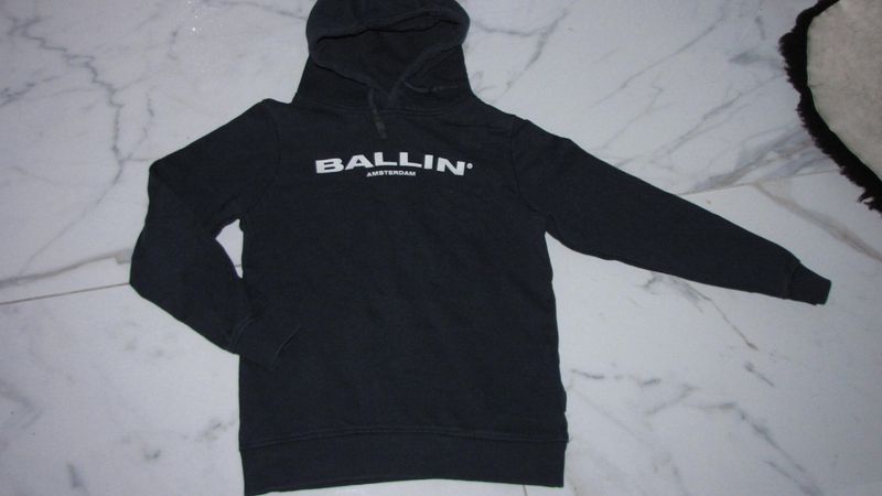 134-140 PURE WHITE Ballin Amsterdam sweater 16,50