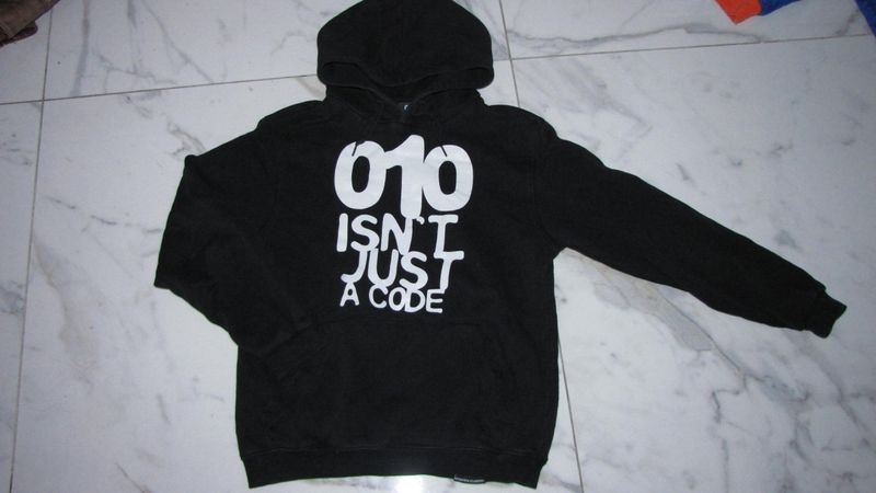152-158 NULTIEN sweater 010 isnt just a code 16,50