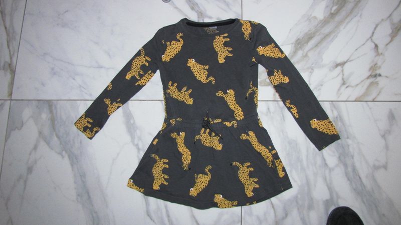 110-116 LUIPAARD JURK antraciet geel 15,00