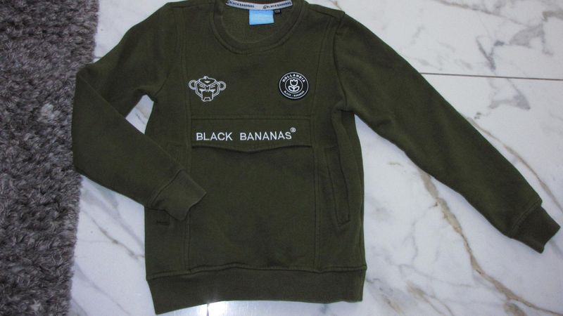 128 BLACK BANANAS groene sweater 24,50