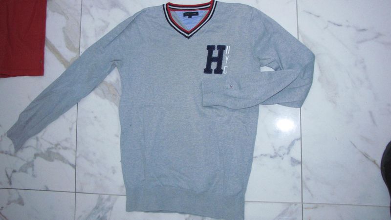 176  TOMMY HILFIGER trui grijs 17,00