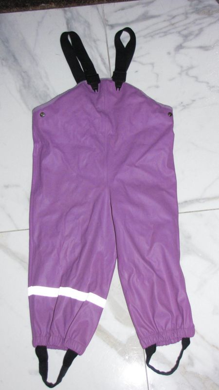 92 H&M regenbroek paars  12,00