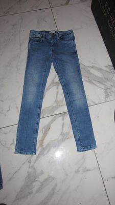 128 TOMMY HILFIGER jeans lichtblauw 19,50