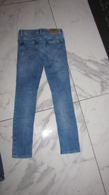 128 TOMMY HILFIGER jeans lichtblauw akant 