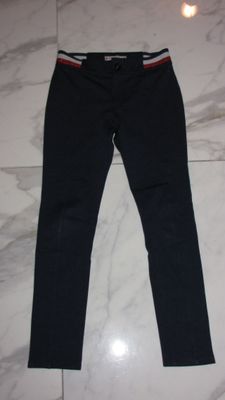 128 TOMMY HILFIGER sweat broek donkerblauw 18,50