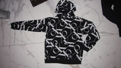 140 CALVIN KLEIN sweater hoody 18,50
