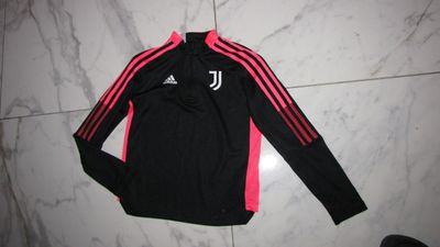 140 JUVENTUS sportshirt  17,50