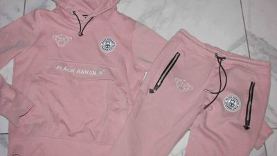 152 BLACK BANANAS roze detail