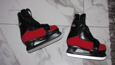 31 ONTARIO hockey schaats 20,00