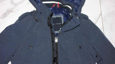 36 TOMMY HILFIGER parka detail